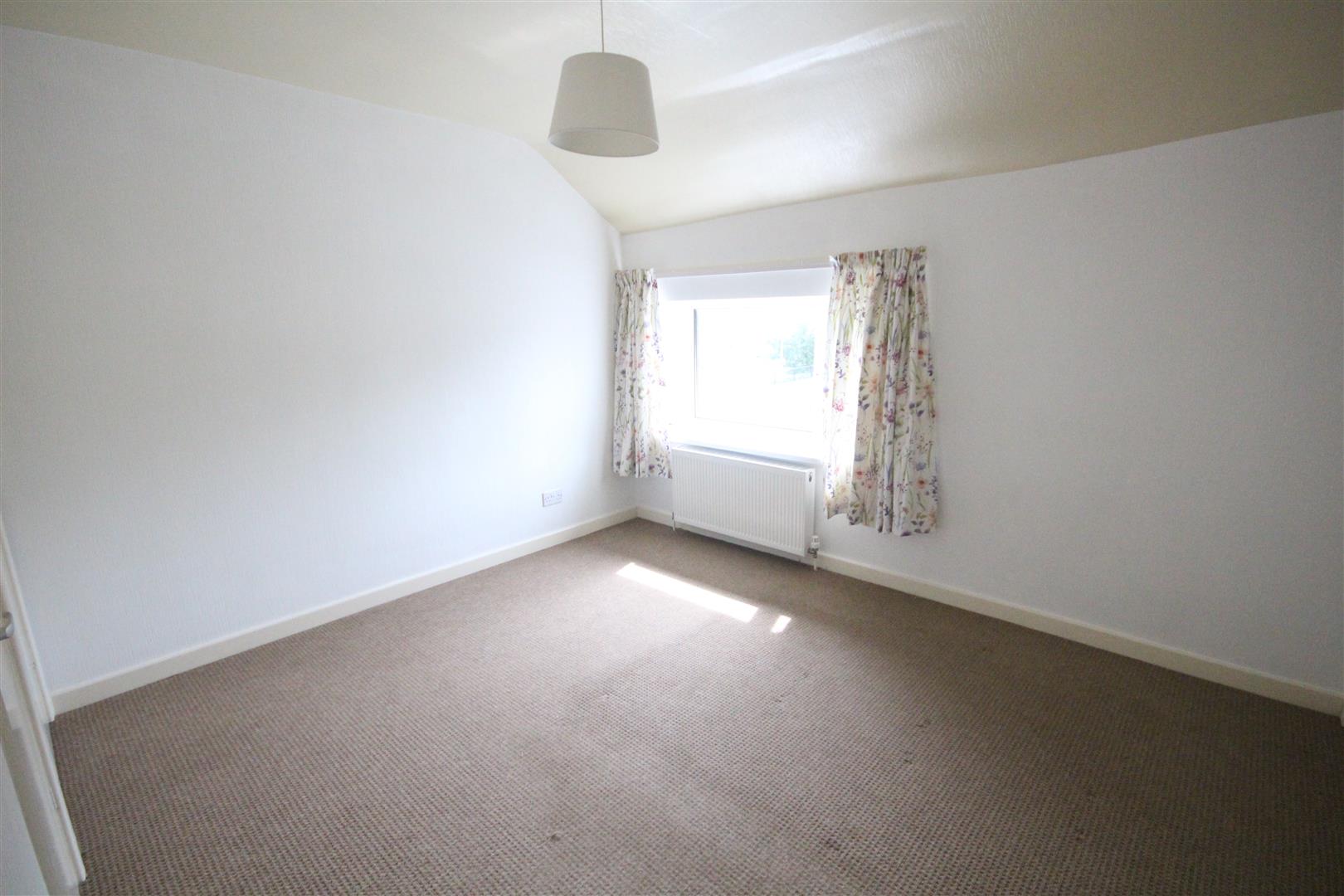 2 bedroom mid terrace house To Let in Laneshawbridge - IMG_8490.jpg